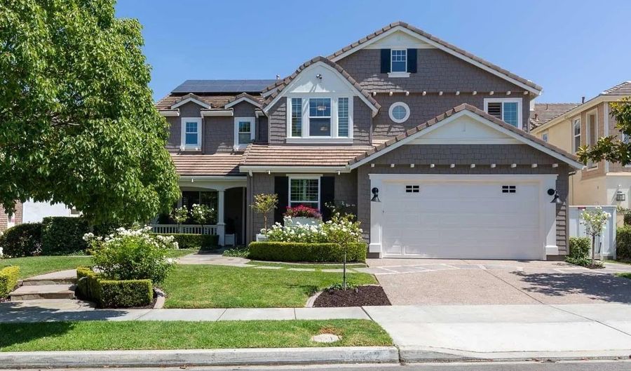 5392 Foxhound Way, San Diego, CA 92130 - 4 Beds, 3 Bath