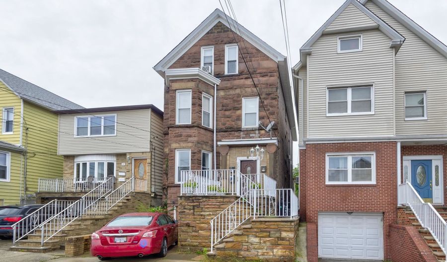 295 AVENUE C 1st floor, Bayonne, NJ 07002 - 3 Beds, 1 Bath
