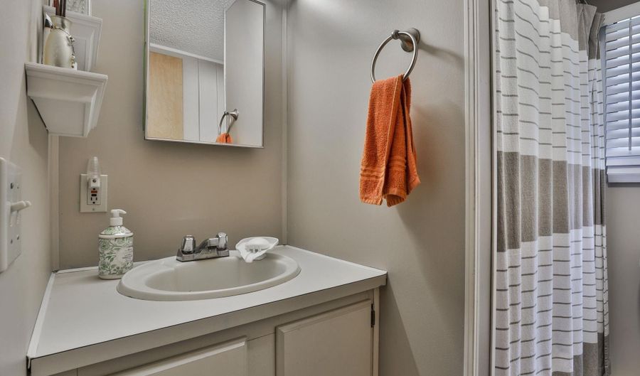 100-102 Tucker Shore Rd, Belmont, NH 03220 - 5 Beds, 2 Bath
