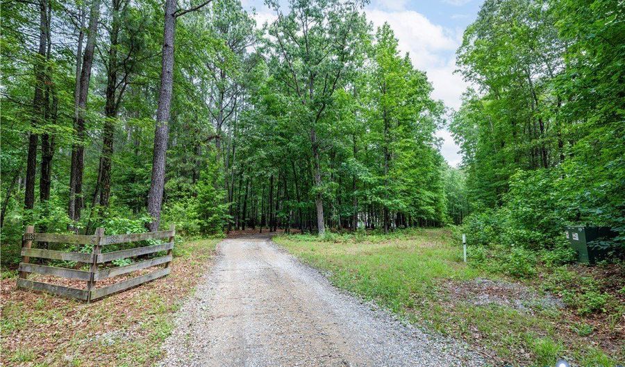 11186 Kenmont Ln, Ashland, VA 23005 - 3 Beds, 3 Bath