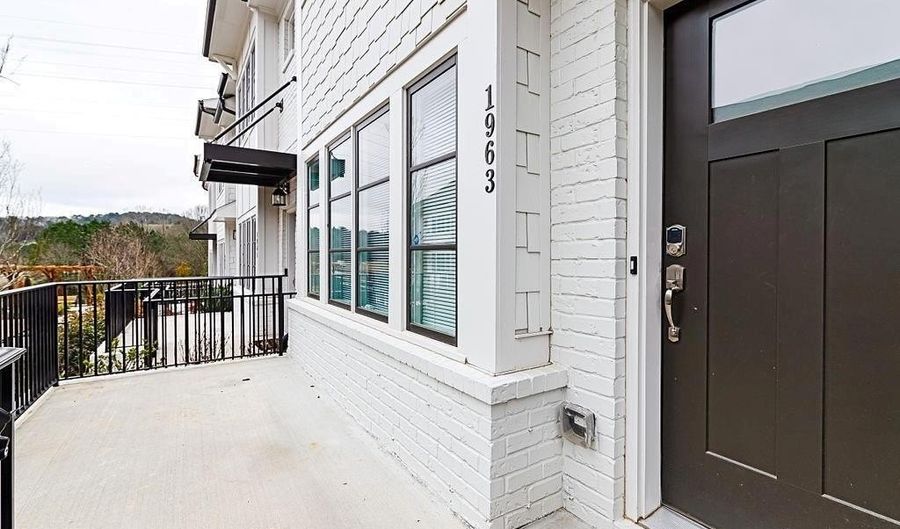 1963 Summit Trce NW, Atlanta, GA 30318 - 3 Beds, 3 Bath