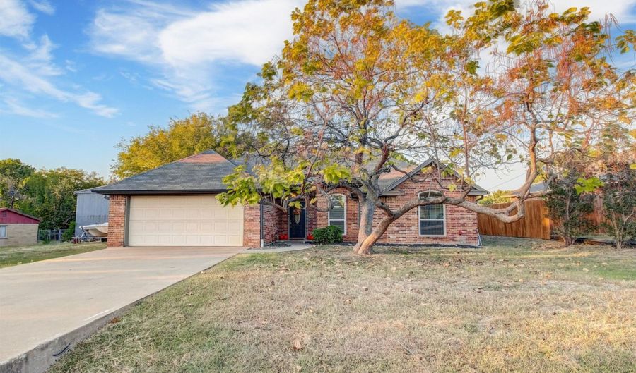 208 James St, Aledo, TX 76008 - 3 Beds, 2 Bath