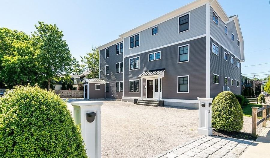 20 E Bowery St 1A, Newport, RI 02840 - 2 Beds, 2 Bath