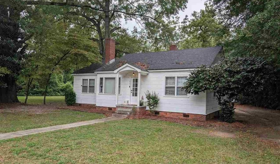 419 N Nettles St, Bishopville, SC 29010 - 2 Beds, 1 Bath
