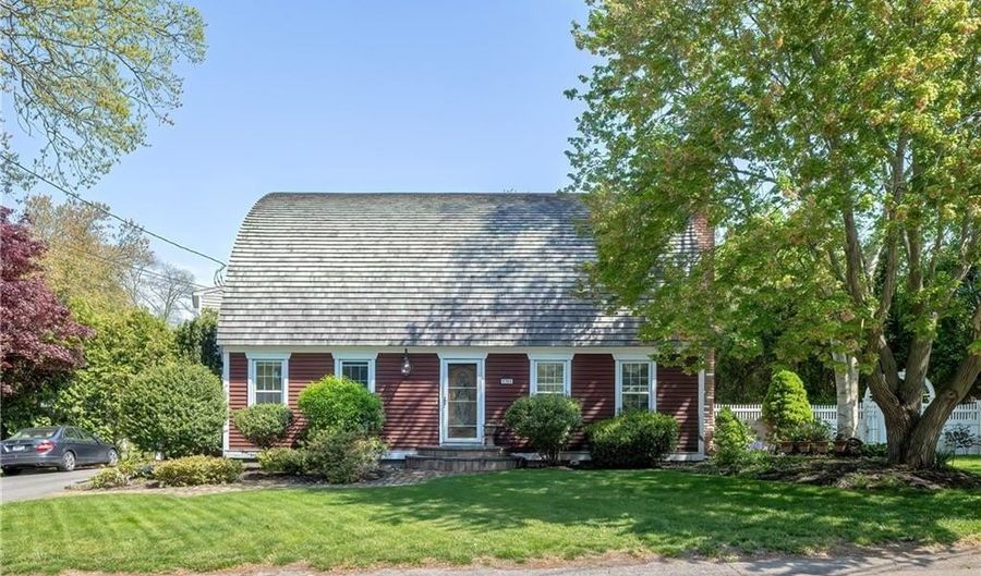 35 Fales Rd, Bristol, RI 02809 - 3 Beds, 3 Bath
