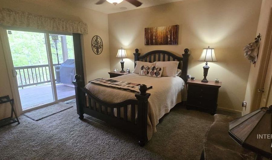 578 Hatch Rd, Cascade, ID 83611 - 2 Beds, 2 Bath