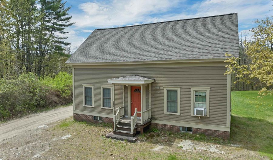 239 Wentworth Rd, Brookfield, NH 03872 - 4 Beds, 1 Bath