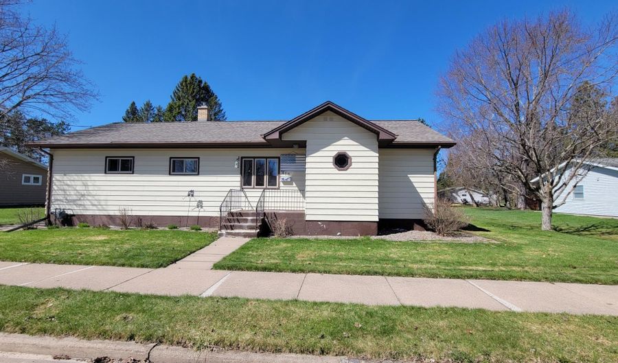 418 HOGAN St, Antigo, WI 54409 - 3 Beds, 2 Bath
