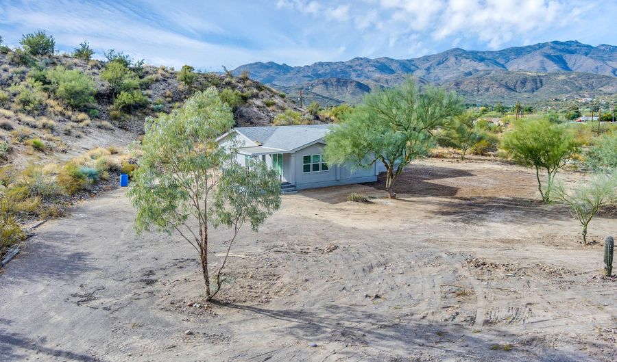 34380 S Cholla Dr, Black Canyon City, AZ 85324 - 3 Beds, 2 Bath