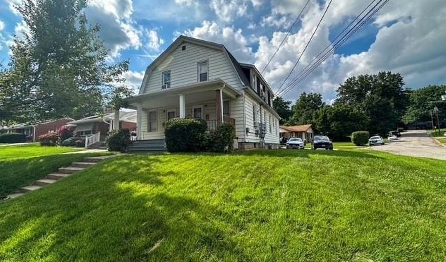 1238 Brown St, Alton, IL 62002 - 4 Beds, 4 Bath