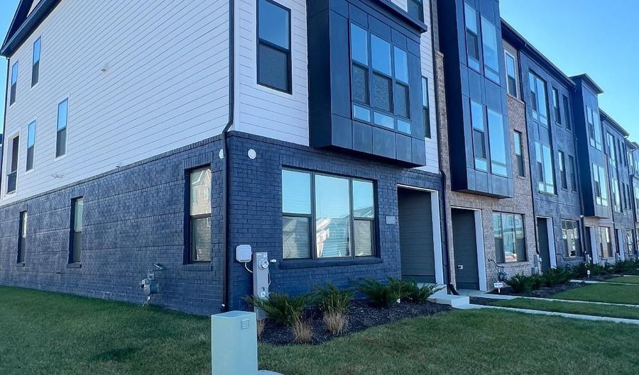 16013 HYDE PARK Pl, Bowie, MD 20716 - 4 Beds, 4 Bath