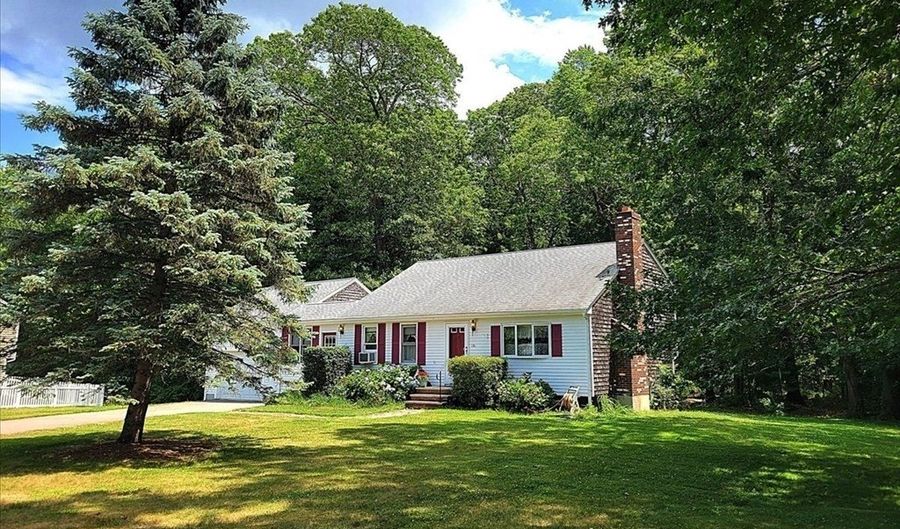 136 Bernard Cir, Abington, MA 02351 - 3 Beds, 2 Bath