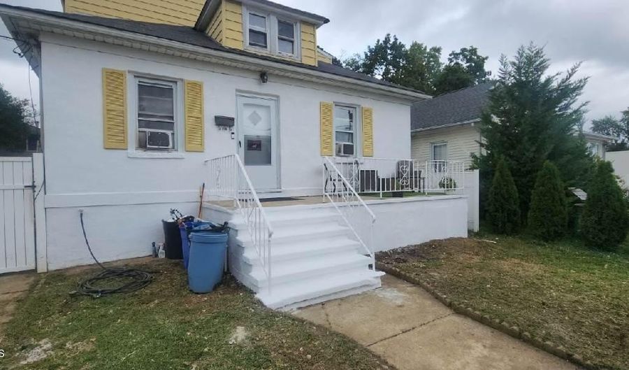 156 Lower Main St, Aberdeen, NJ 07747 - 5 Beds, 2 Bath