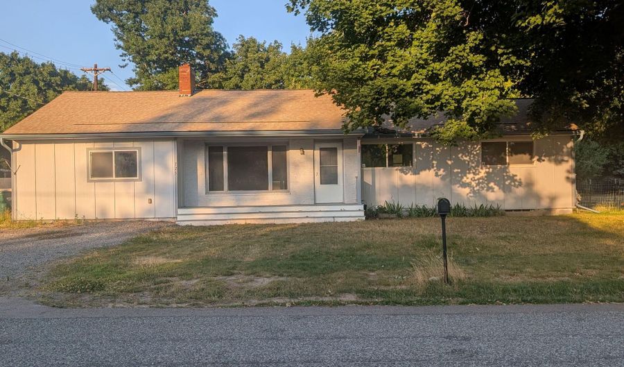 6725 Augusta St, Bonners Ferry, ID 83805 - 3 Beds, 1 Bath