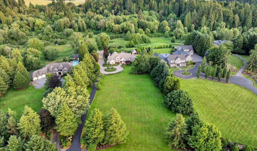 8913 NE 151ST Cir, Battle Ground, WA 98604 - 4 Beds, 5 Bath