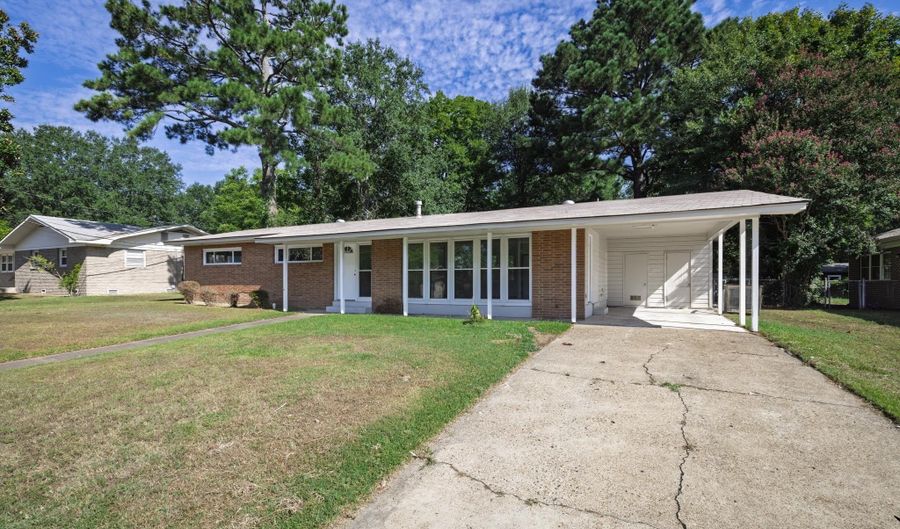 1904 Center St, Arkadelphia, AR 71923 - 3 Beds, 1 Bath