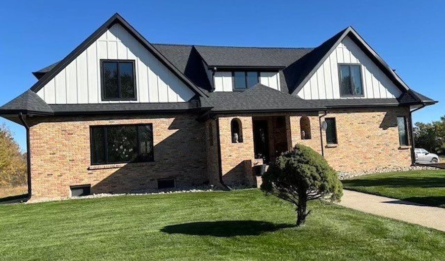 87792 N Carberry St, Atkinson, NE 68713 - 6 Beds, 5 Bath