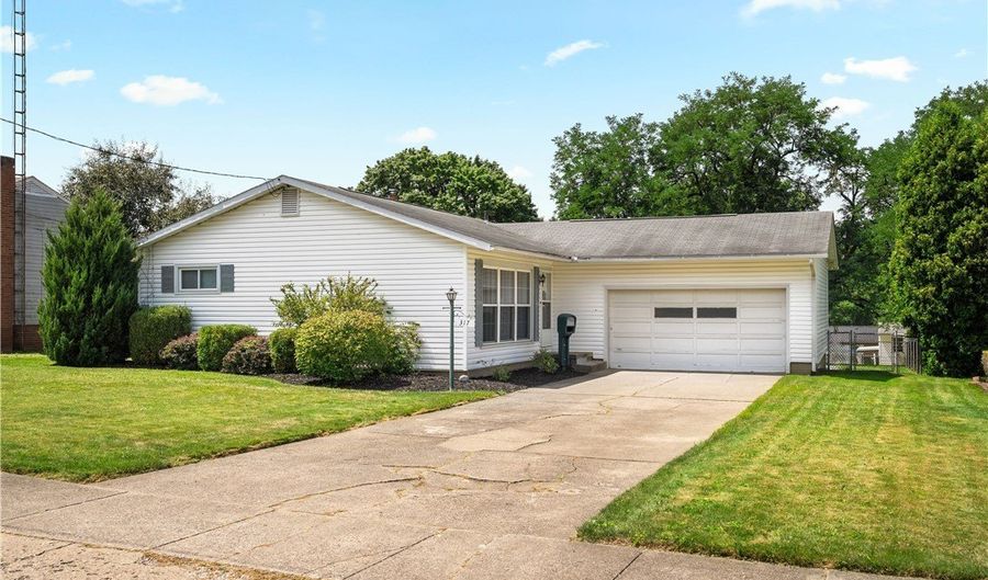 317 S Rockhill Ave, Alliance, OH 44601 - 3 Beds, 2 Bath
