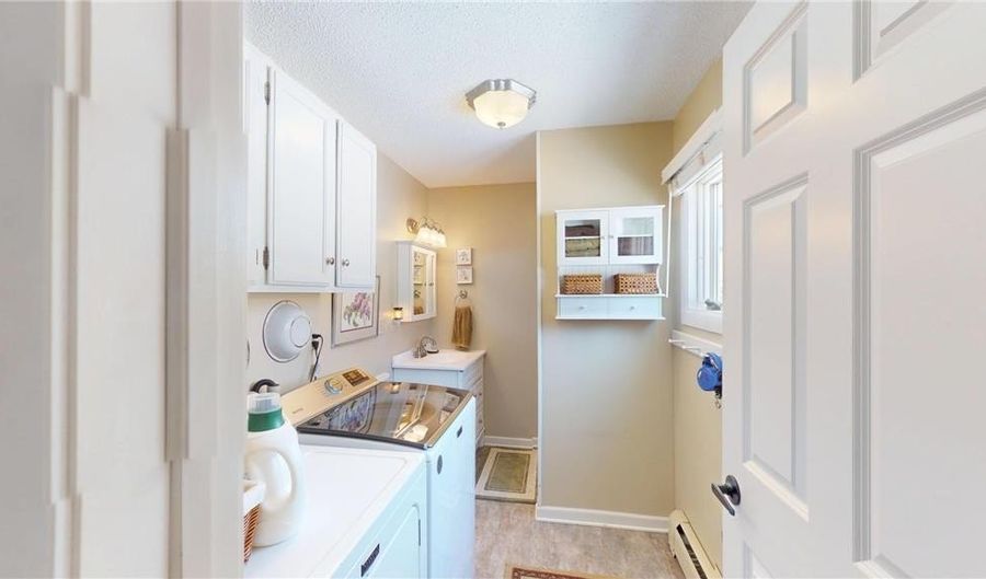 319 Garden Rd, Albert Lea, MN 56007 - 3 Beds, 3 Bath