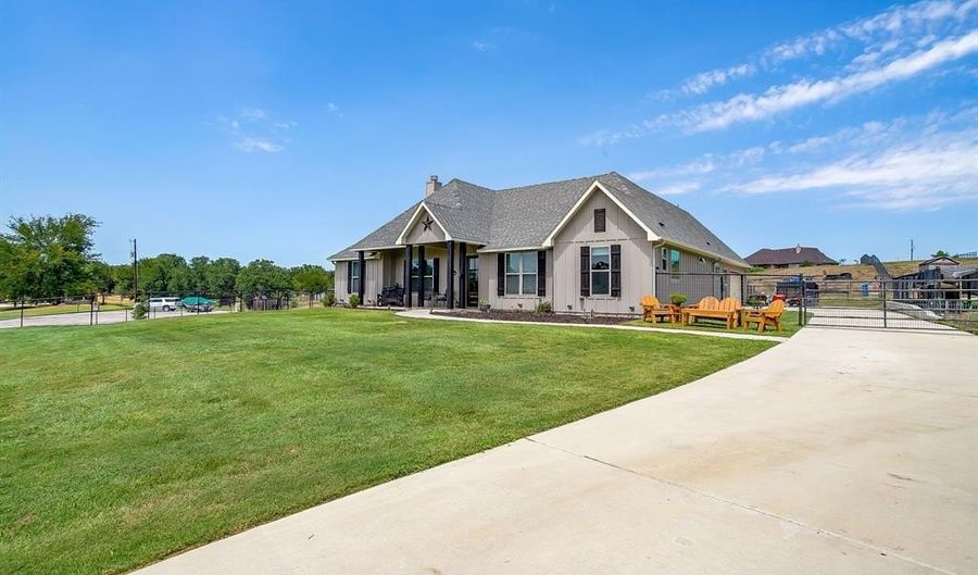 110 War Wagon Cir, Millsap, TX 76066 - 4 Beds, 4 Bath