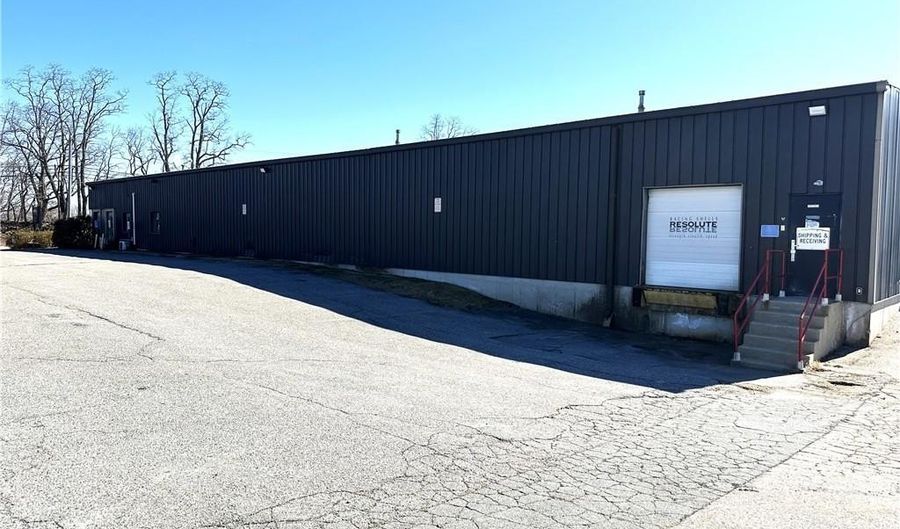 77 Broadcommon Rd, Bristol, RI 02809 - 0 Beds, 0 Bath