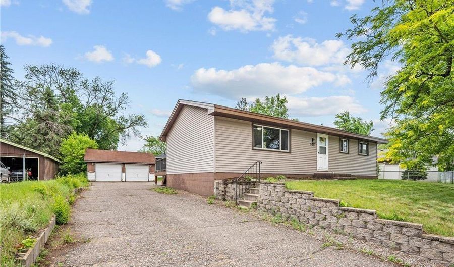908 38th Ave, Anoka, MN 55303 - 3 Beds, 1 Bath