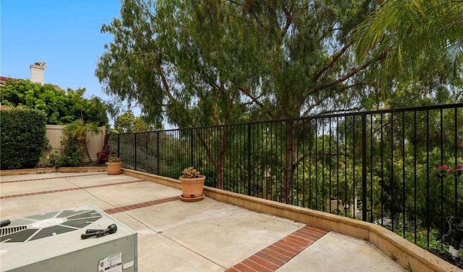 38 Colony Way, Aliso Viejo, CA 92656 - 3 Beds, 2 Bath