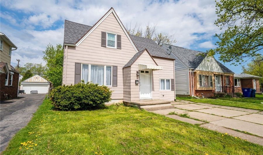 368 Grover Cleveland Hwy, Amherst, NY 14226 - 4 Beds, 2 Bath