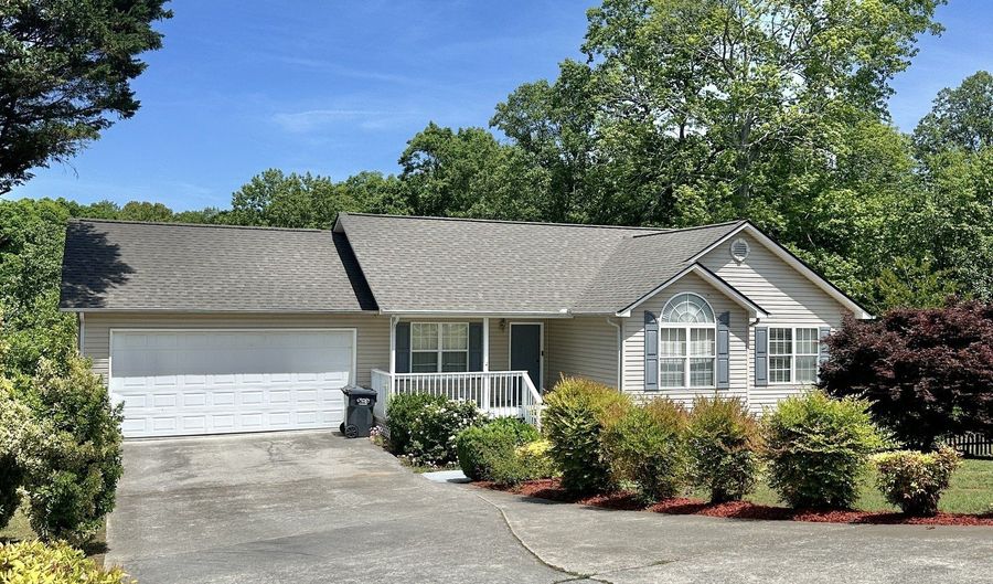 235 Cook St, Alto, GA 30510 - 3 Beds, 2 Bath