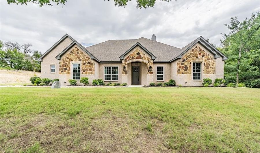4033 Overlook Way, Weatherford, TX 76085 - 4 Beds, 3 Bath