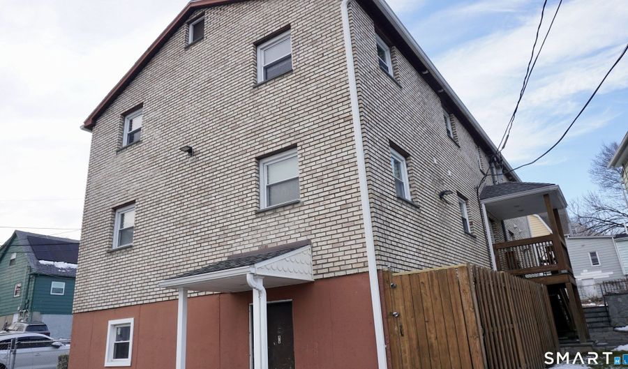 28-30 Sampson St 4, Bridgeport, CT 06606 - 2 Beds, 1 Bath