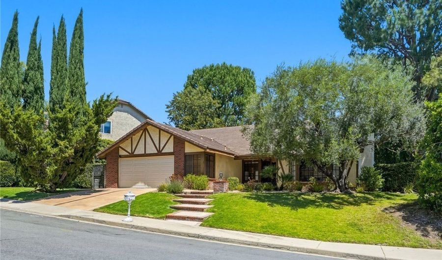 5834 Woodglen, Agoura Hills, CA 91301 - 4 Beds, 2 Bath