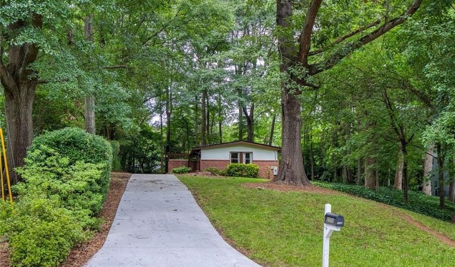 2700 Brook Park Way, Atlanta, GA 30340 - 3 Beds, 2 Bath