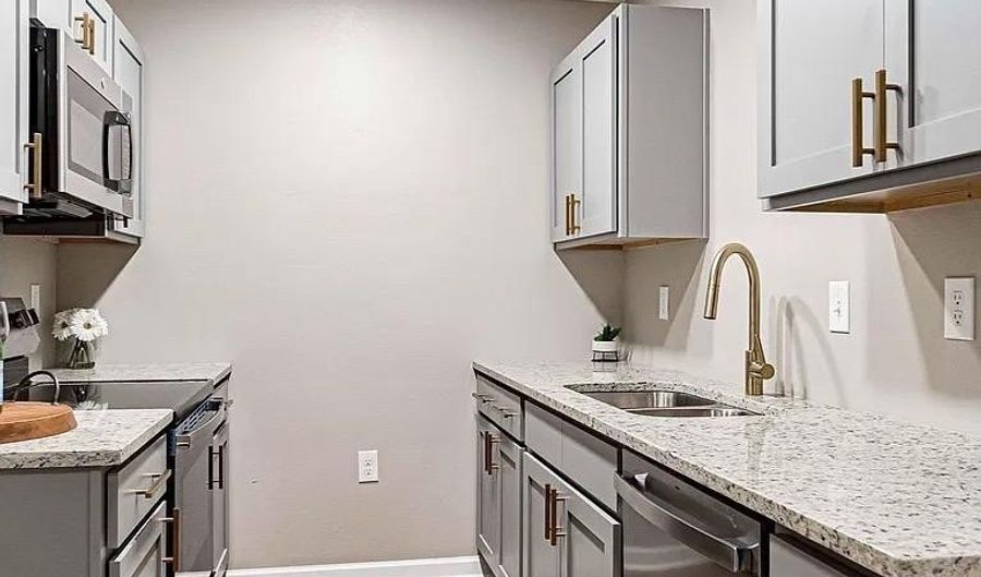 9986 Avenue C, Baton Rouge, LA 70807 - 3 Beds, 2 Bath