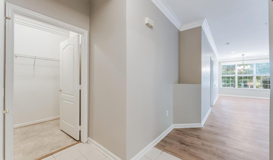 20901 CEDARPOST Sq 101, Ashburn, VA 20147 - 2 Beds, 2 Bath