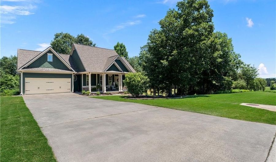 130 Riverboat Dr SW, Adairsville, GA 30103 - 6 Beds, 4 Bath