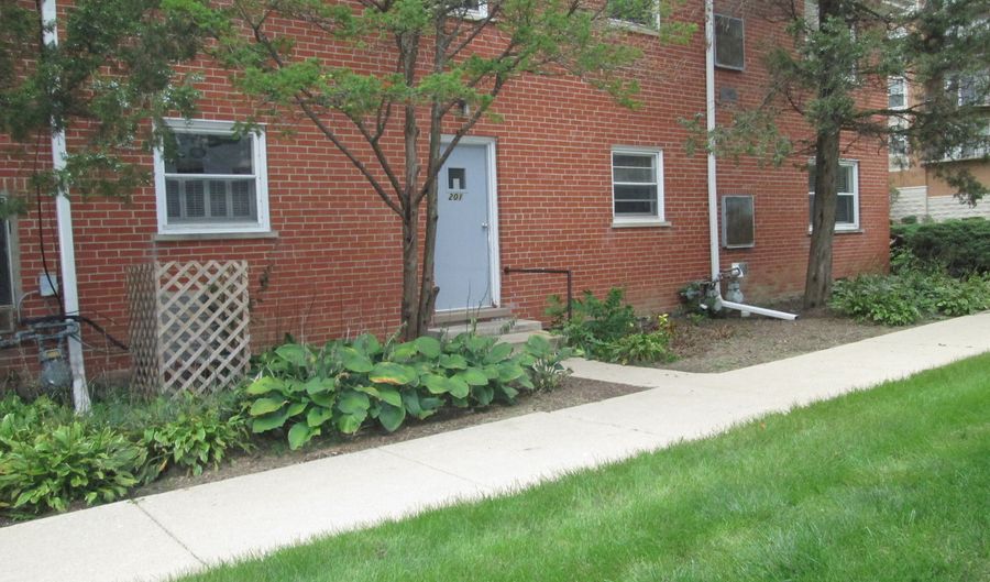 201 W JOHNSON St 1-A, Palatine, IL 60067 - 2 Beds, 1 Bath