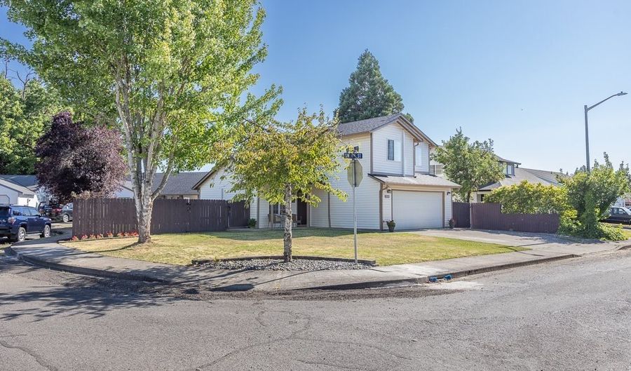 2101 SW 8TH St, Battle Ground, WA 98604 - 4 Beds, 3 Bath