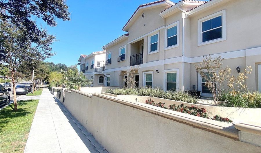 300 E Alhambra Rd A, Alhambra, CA 91801 - 2 Beds, 3 Bath