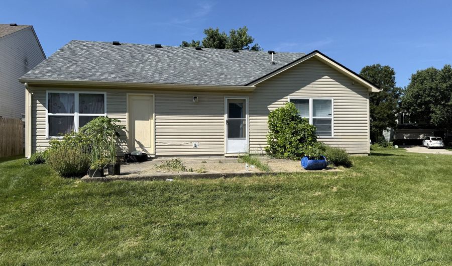 8113 Maple Stream Ln, Indianapolis, IN 46217 - 3 Beds, 2 Bath