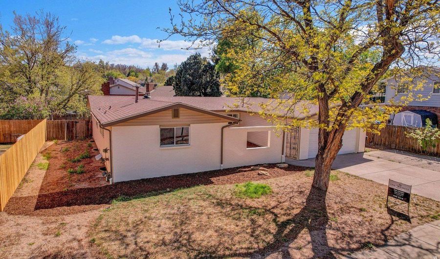 11378 W 68th Way, Arvada, CO 80004 - 4 Beds, 2 Bath