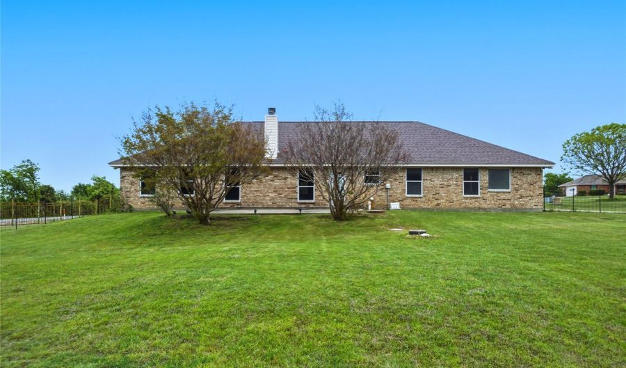 100 Pinnacle Cir, Aledo, TX 76008 - 4 Beds, 2 Bath