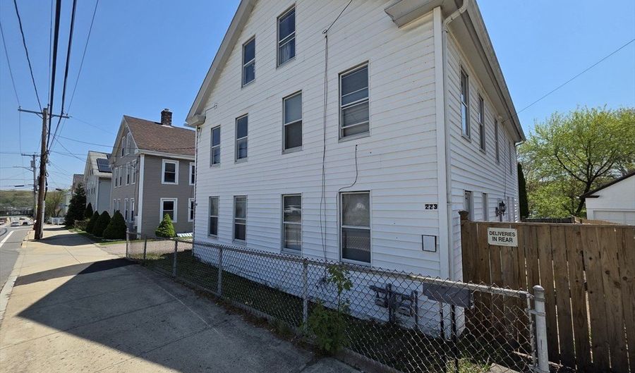 223 Main St 223, Blackstone, MA 01504 - 3 Beds, 1 Bath