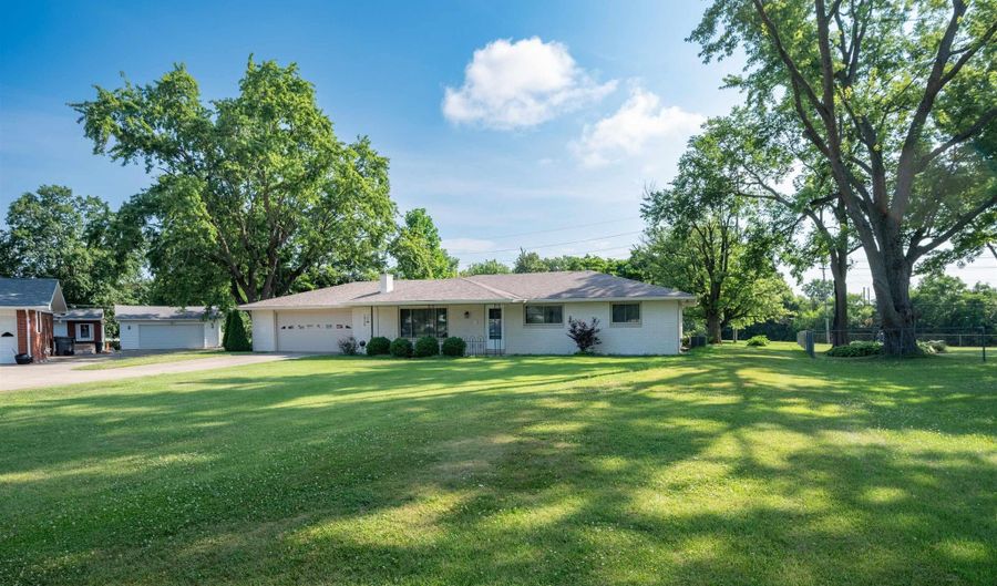 1926 Southwoods Rd, Anderson, IN 46012 - 3 Beds, 2 Bath