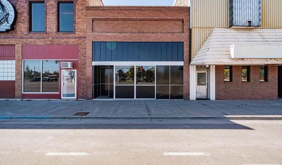 27 N Main St, Blackfoot, ID 83221 - 0 Beds, 2 Bath