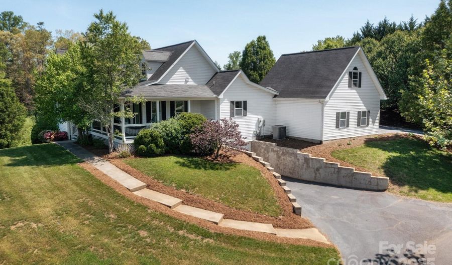 44 White Thorn Dr, Alexander, NC 28701 - 3 Beds, 3 Bath