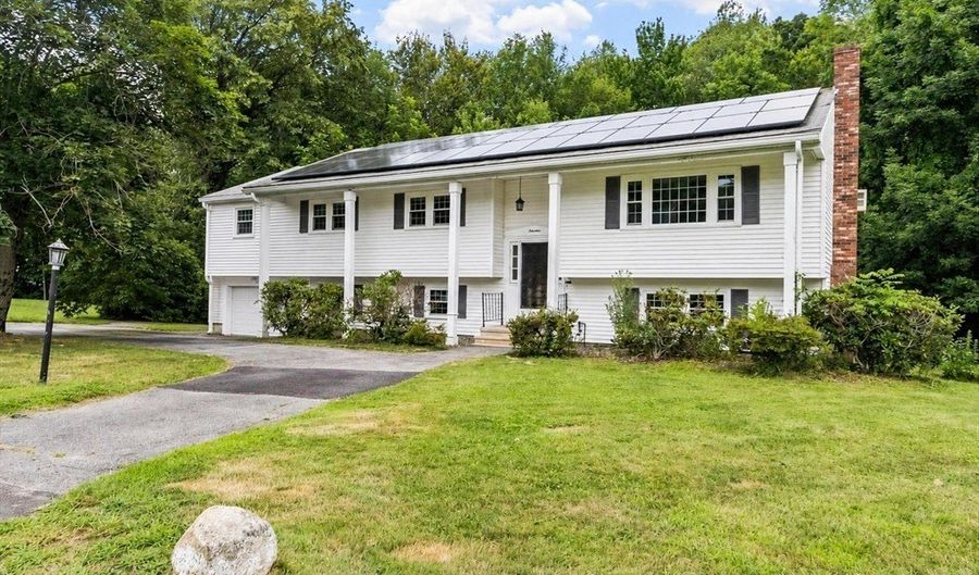 14 Olde Berry Rd, Andover, MA 01810 - 3 Beds, 3 Bath
