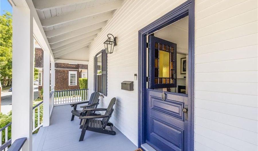 5 Mt. Vernon St, Newport, RI 02840 - 4 Beds, 3 Bath