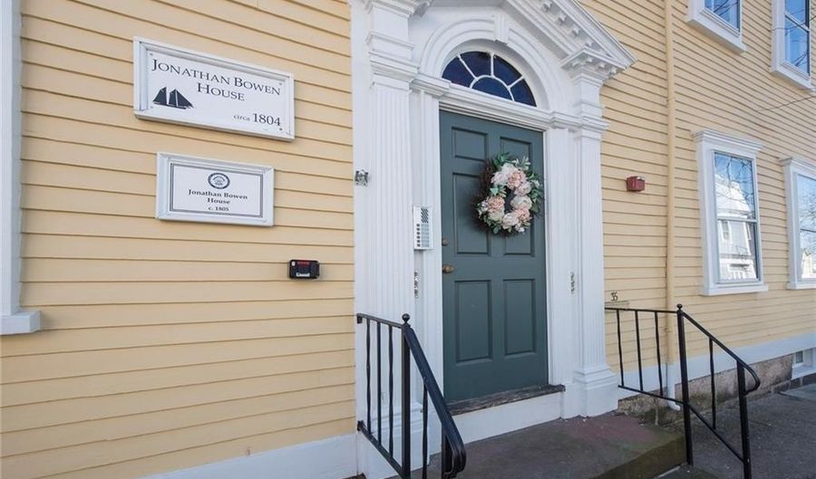 35 Pelham St A, Newport, RI 02840 - 1 Beds, 1 Bath
