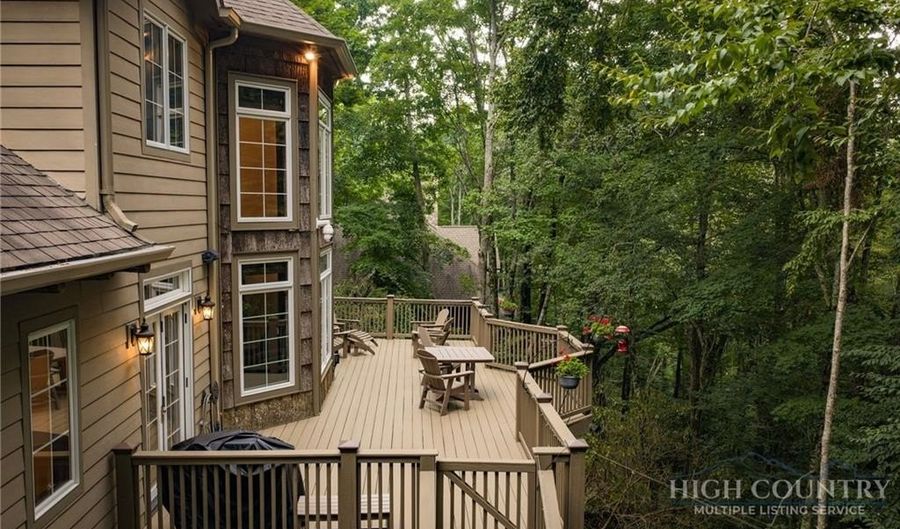 241 The Glens Blvd, Banner Elk, NC 28604 - 3 Beds, 4 Bath